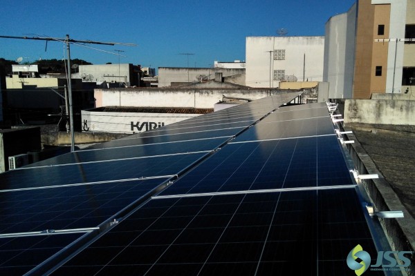 Implementação dos módulos fotovoltaicos na empresa Foto Meireles.