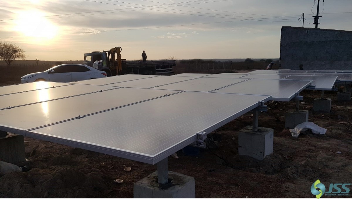Implementação de painéis fotovoltaicos em Poço Redondo.