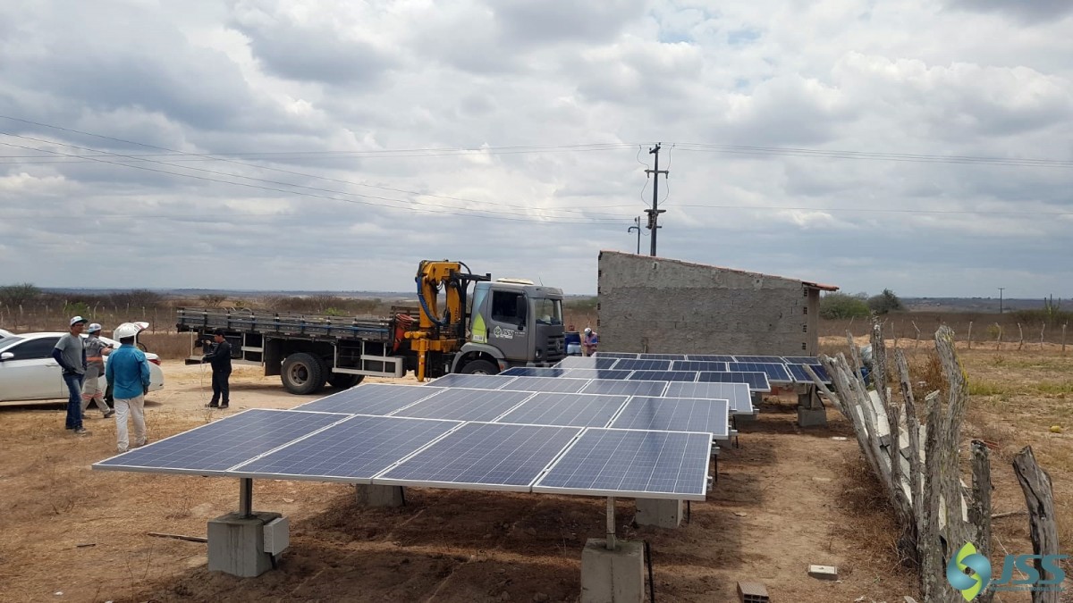Implementação de painéis fotovoltaicos em Poço Redondo.